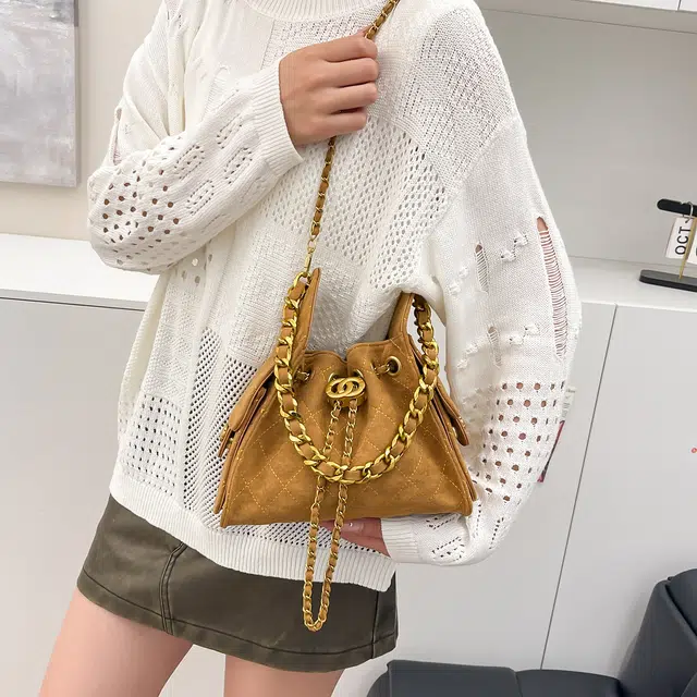 小猪班纳 小香风菱格链条高级感通勤腋下包 呢绒 单肩包 常规 女款 多色