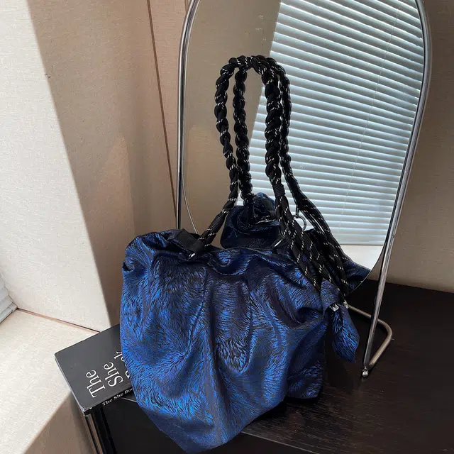 小猪班纳 大容量百搭通勤 布 单肩包 常规 女款 多色