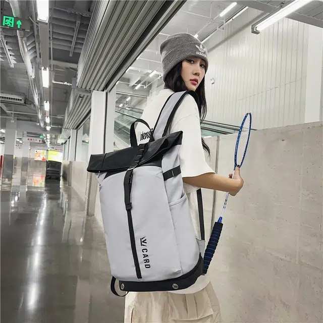 小猪班纳 羽毛球包运动折叠防水防磨大容量网球拍旅行 皮膜 双肩包 常规 男女同款情侣款 多色