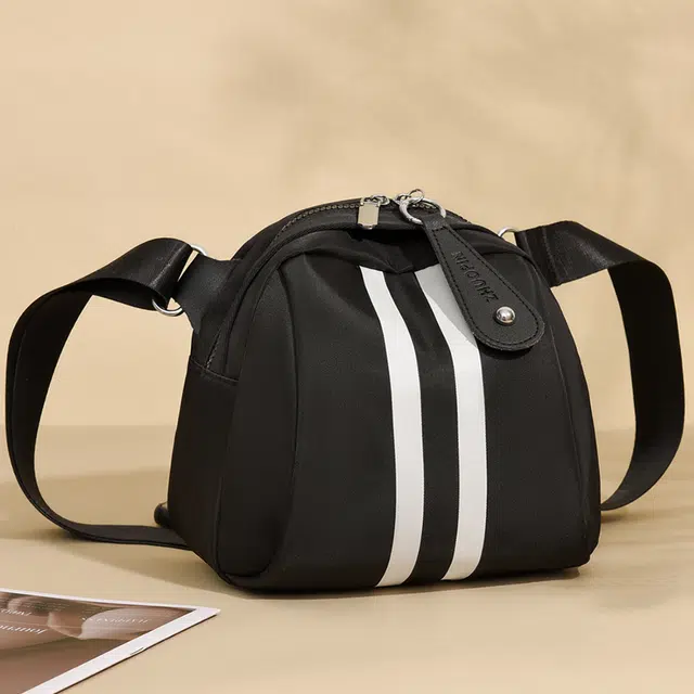 小猪班纳 斜挎包时尚百搭高品质 牛津布 单肩包 常规 男女同款情侣款 多色