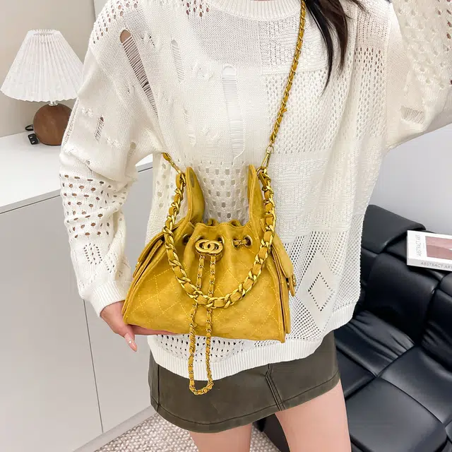 小猪班纳 小香风菱格链条高级感通勤腋下包 呢绒 单肩包 常规 女款 多色