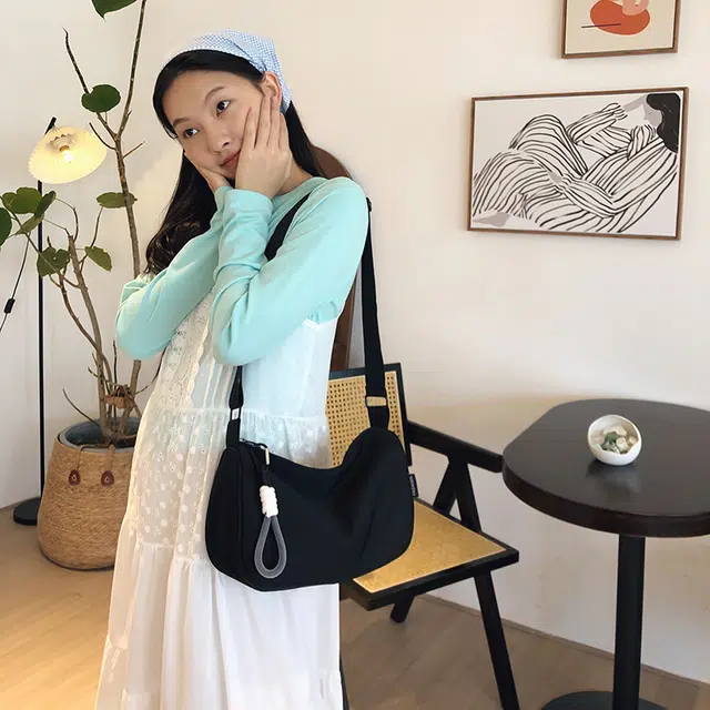 小猪班纳 休闲时尚百搭通勤 尼龙 单肩包 常规 男女同款情侣款 多色