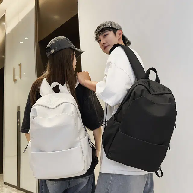 小猪班纳 结实耐用纯色简约百搭 尼龙 双肩包 大号 男女同款情侣款 多色