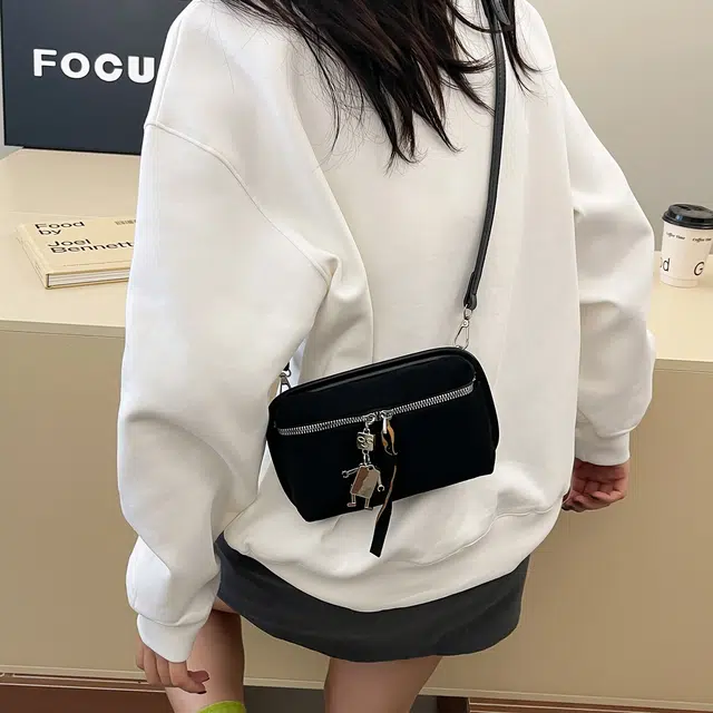 小猪班纳 高级感复古秋冬斜挎百搭洋气 呢绒 单肩包 女款 多色