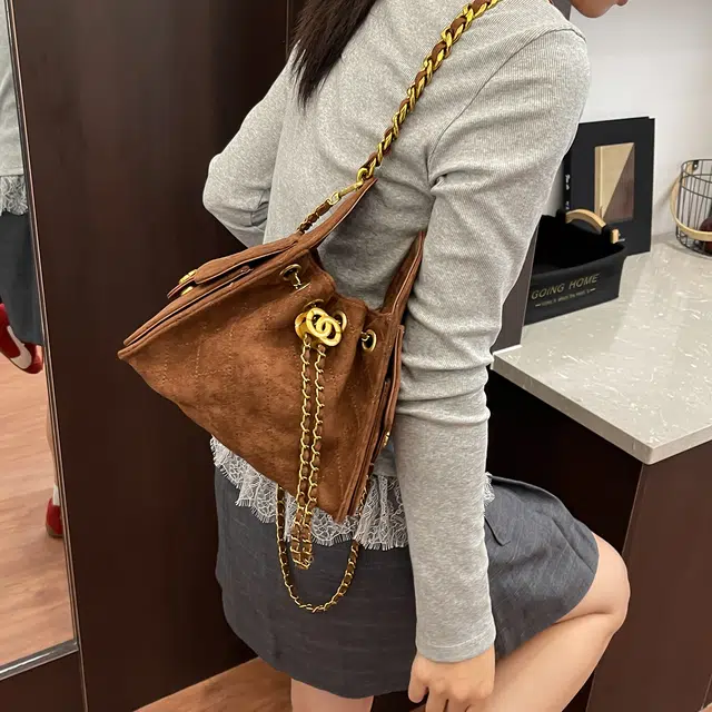 小猪班纳 小香风菱格链条高级感通勤腋下包 呢绒 单肩包 常规 女款 多色