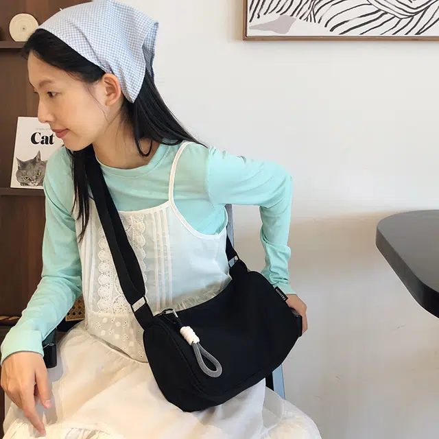 小猪班纳 休闲时尚百搭通勤 尼龙 单肩包 常规 男女同款情侣款 多色