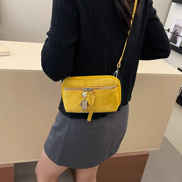 小猪班纳 高级感复古秋冬斜挎百搭洋气 呢绒 单肩包 女款 多色