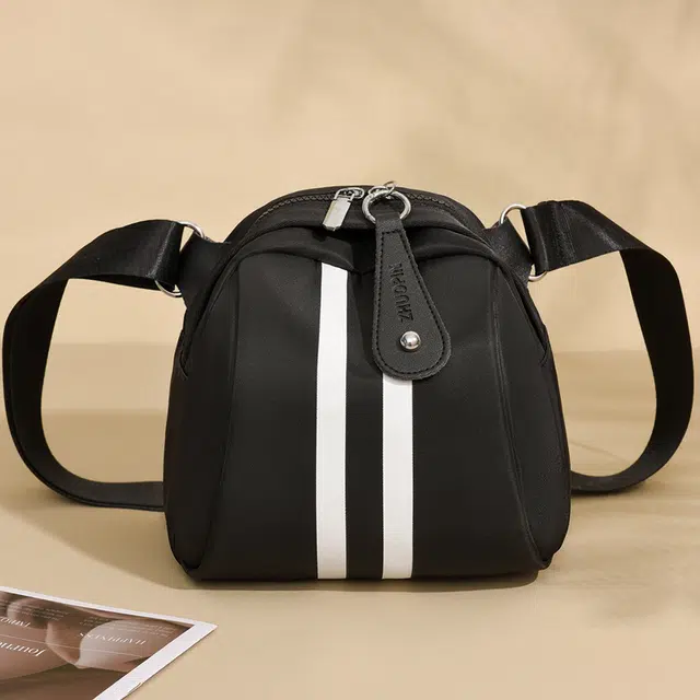 小猪班纳 斜挎包时尚百搭高品质 牛津布 单肩包 常规 男女同款情侣款 多色