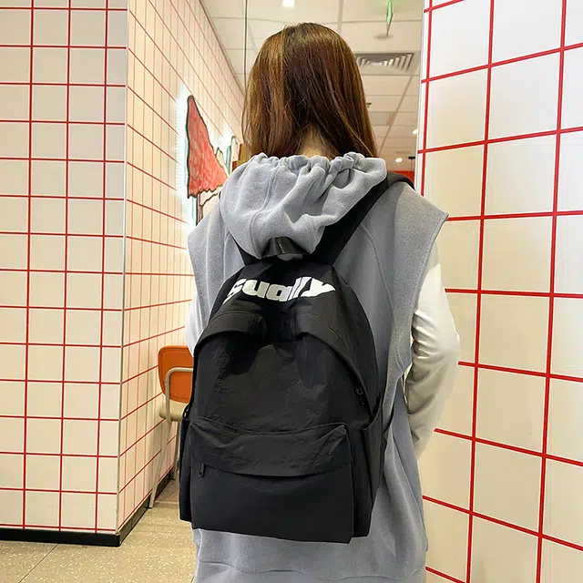 小猪班纳 轻便通勤百搭潮大学生休闲时尚旅行背包 尼龙布 双肩包 男女同款情侣款 多色