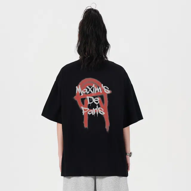 maxim's de paris T
