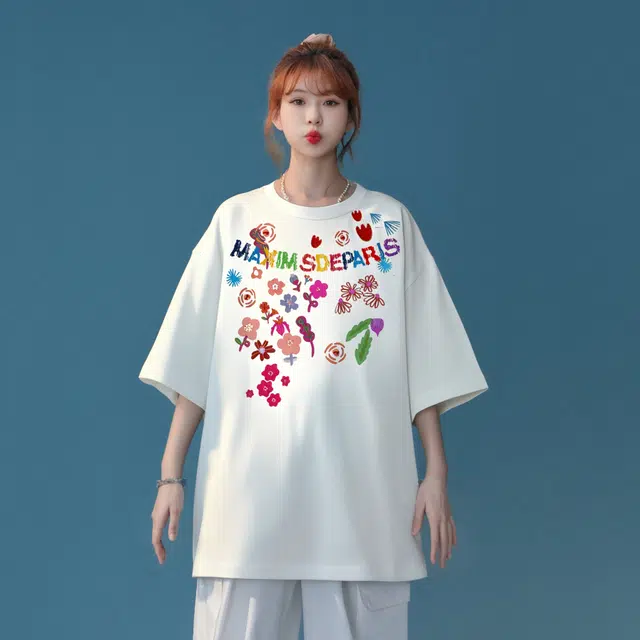 maxim's de paris logoT