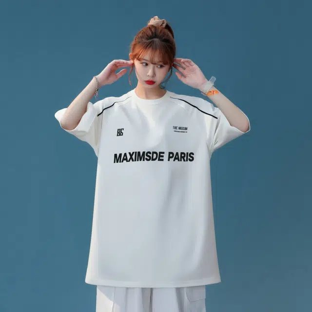 maxim's de paris logoT