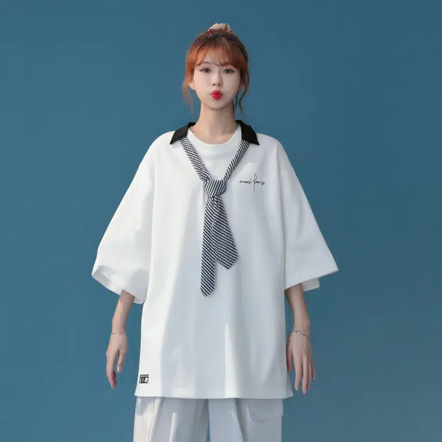 maxim's de paris LogoT