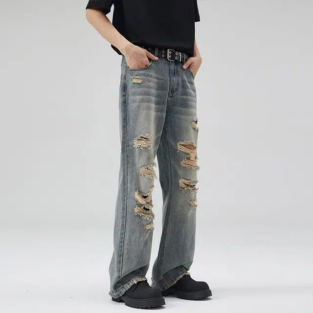 M JEANS STUDIOS 7