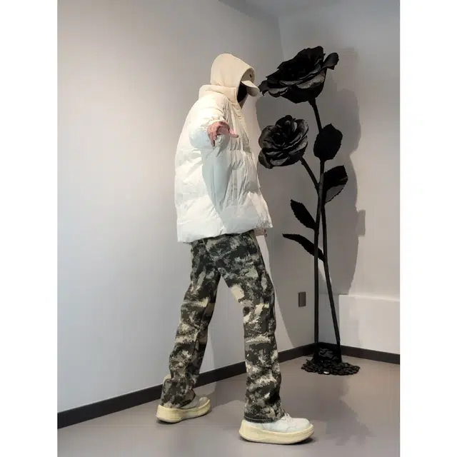 M JEANS STUDIOS 7 vibe