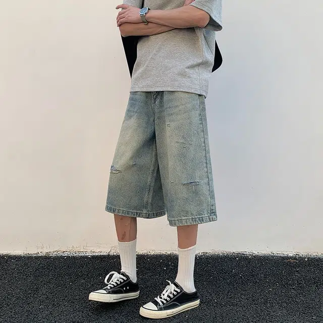 M JEANS STUDIOS 7