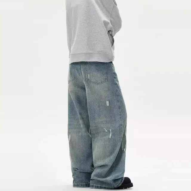 M JEANS STUDIOS 7