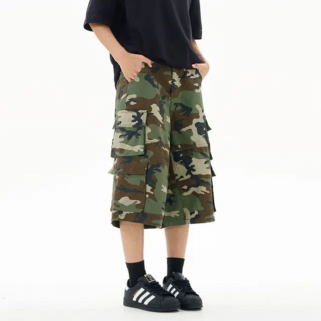 M JEANS STUDIOS 7