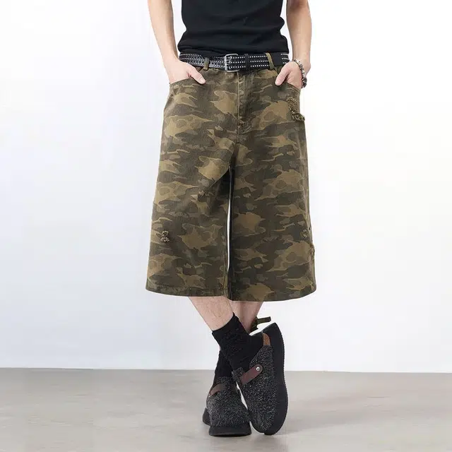 M JEANS STUDIOS 7 vibe