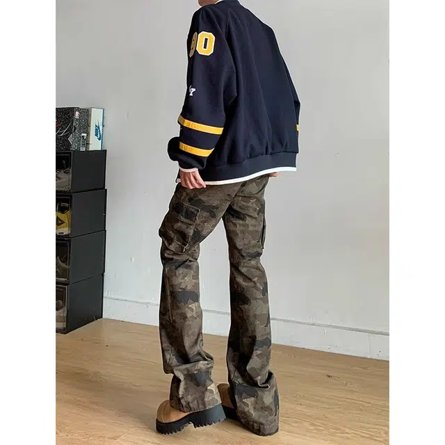 M JEANS STUDIOS 7