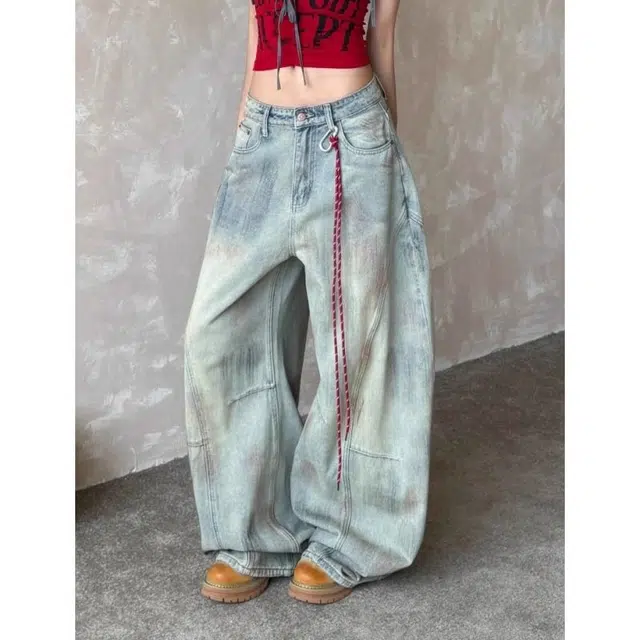 M JEANS STUDIOS 7 ins2025