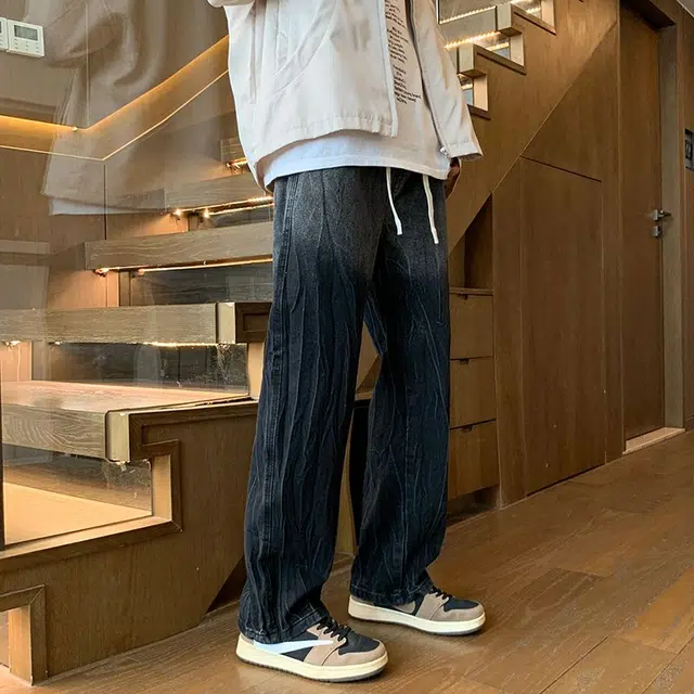M JEANS STUDIOS 7 vibe