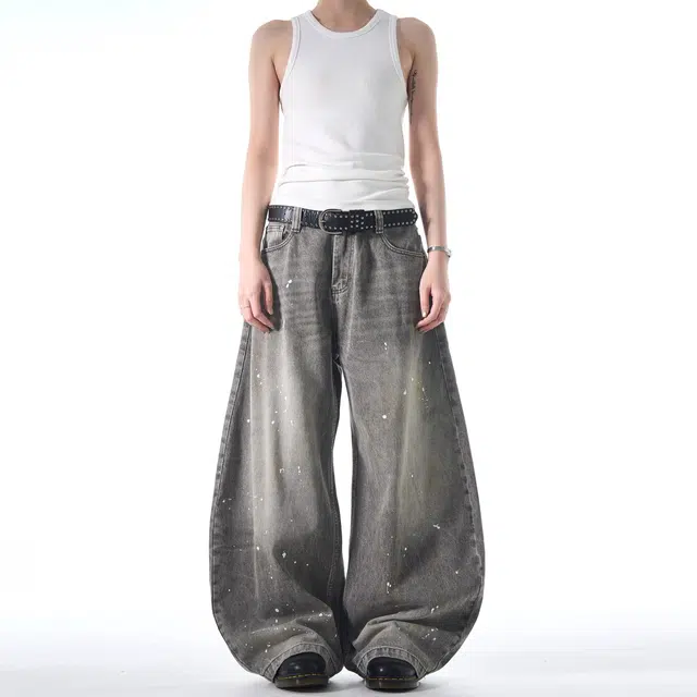 M JEANS STUDIOS 7