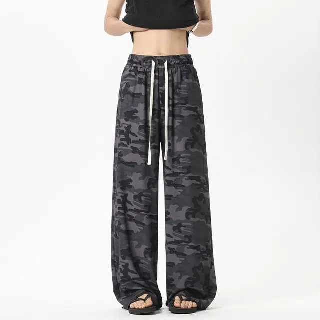 M JEANS STUDIOS 7