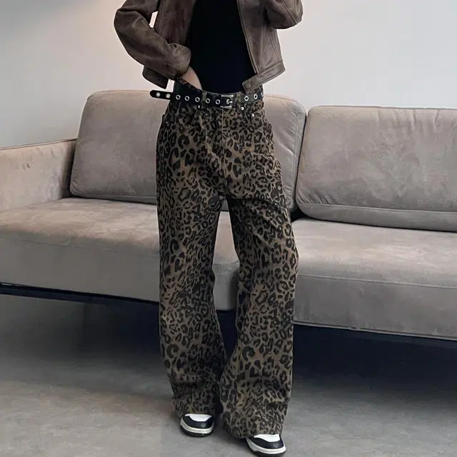 M JEANS STUDIOS 7 CleanFit