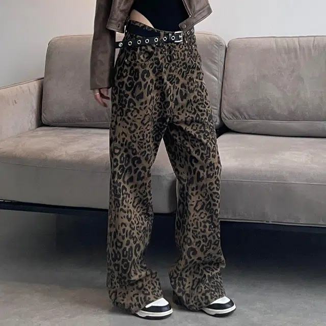 M JEANS STUDIOS 7 CleanFit