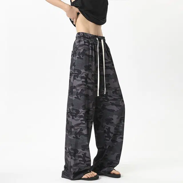 M JEANS STUDIOS 7
