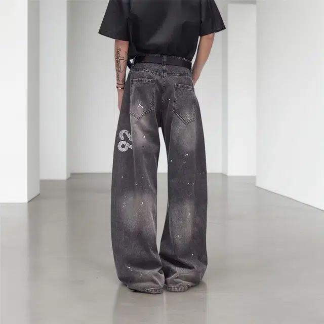 M JEANS STUDIOS 7