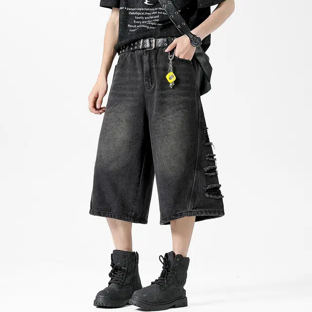 M JEANS STUDIOS 7 vive