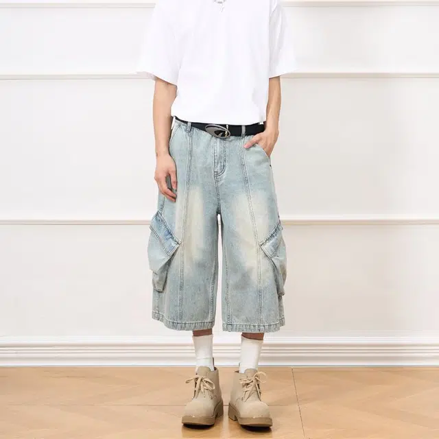 M JEANS STUDIOS 7 vibe