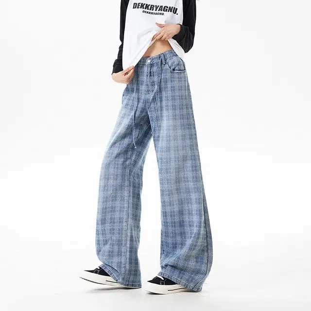 M JEANS STUDIOS 7