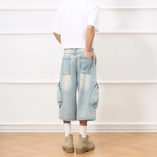 M JEANS STUDIOS 7 vibe