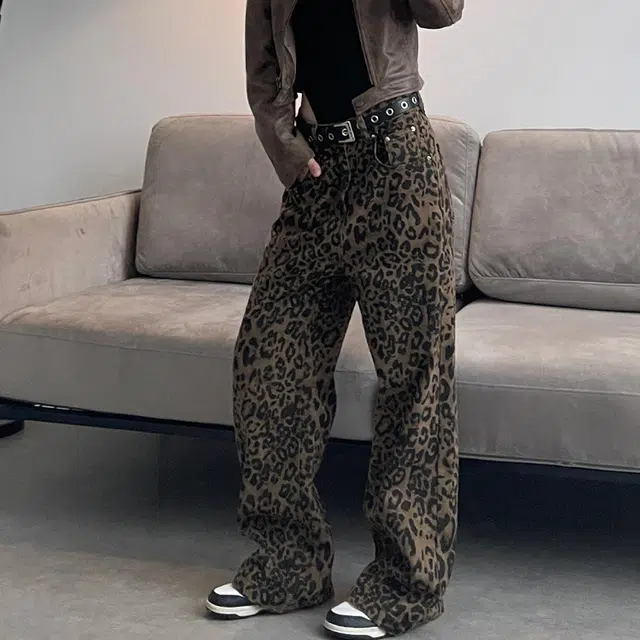 M JEANS STUDIOS 7 CleanFit