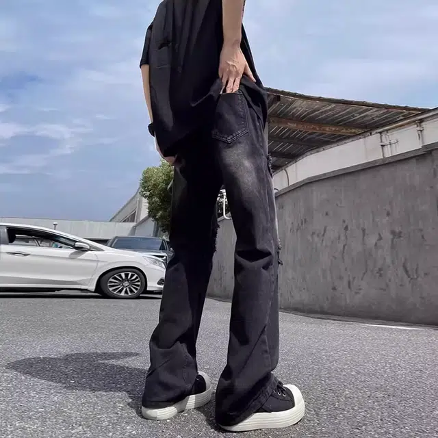 M JEANS STUDIOS 7