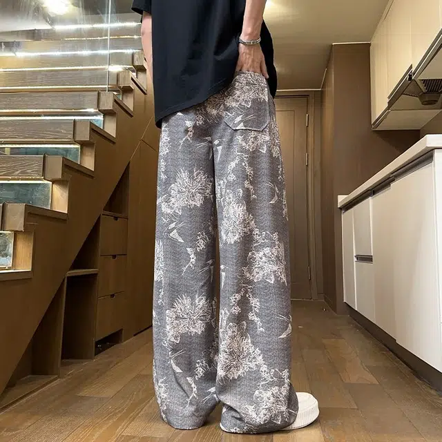 M JEANS STUDIOS 7