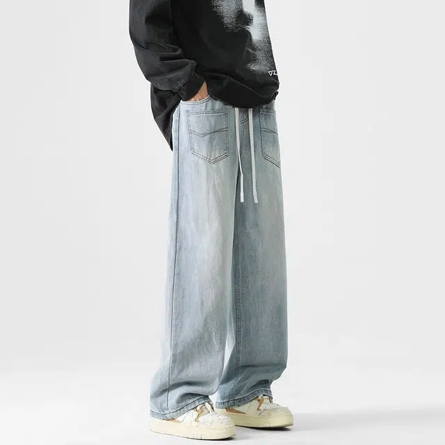 M JEANS STUDIOS 7