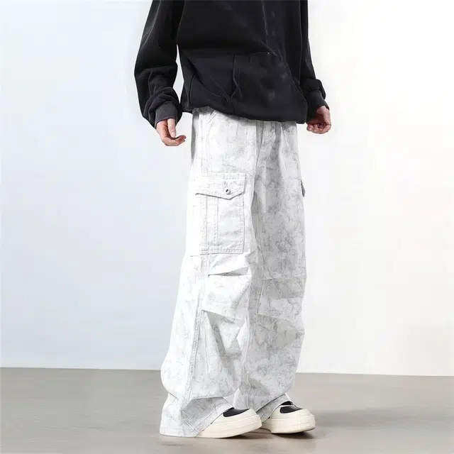 M JEANS STUDIOS 7