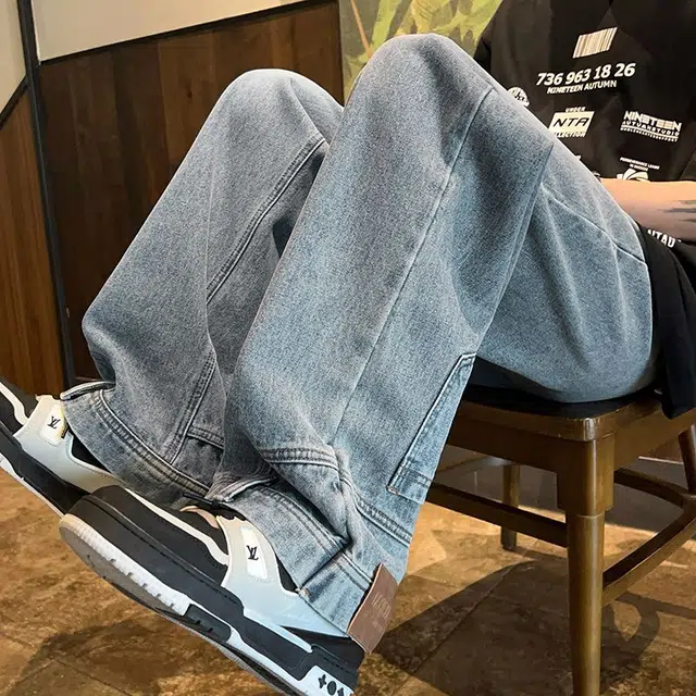 M JEANS STUDIOS 7