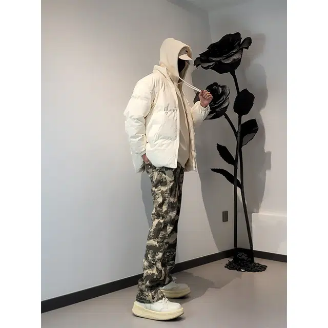 M JEANS STUDIOS 7 vibe