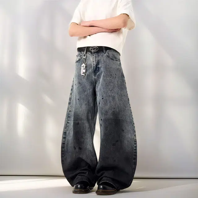 M JEANS STUDIOS 7