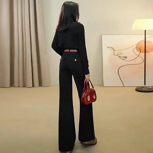 M JEANS STUDIOS 7