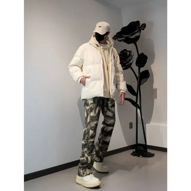 M JEANS STUDIOS 7 vibe