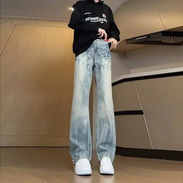 M JEANS STUDIOS 7