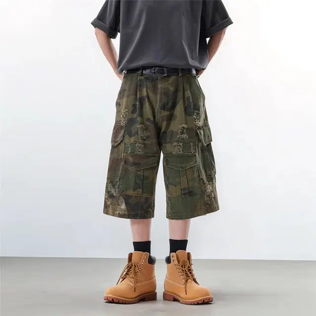 M JEANS STUDIOS 7
