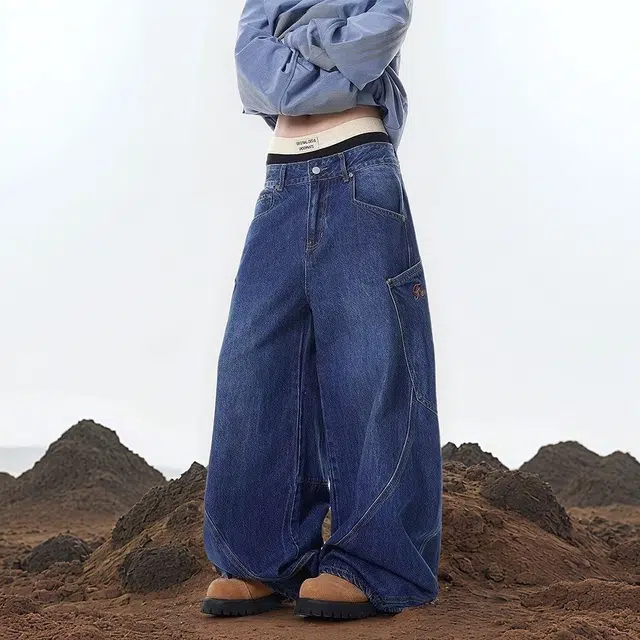 M JEANS STUDIOS 7