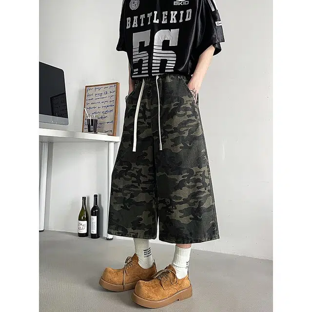 M JEANS STUDIOS 7